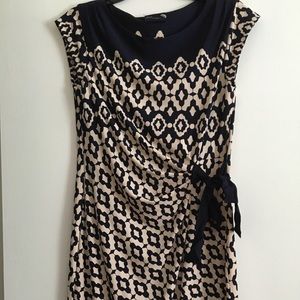 Just Taylor Dress Size L